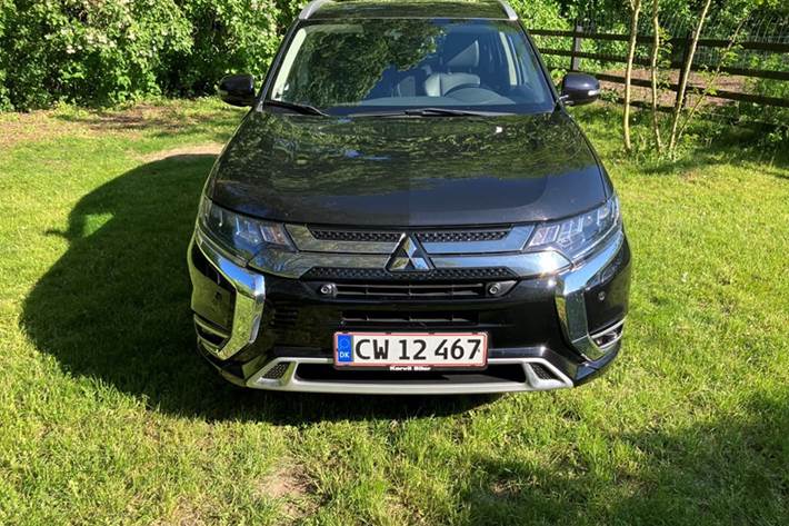 undefined Mitsubishi Outlander fra 2020
