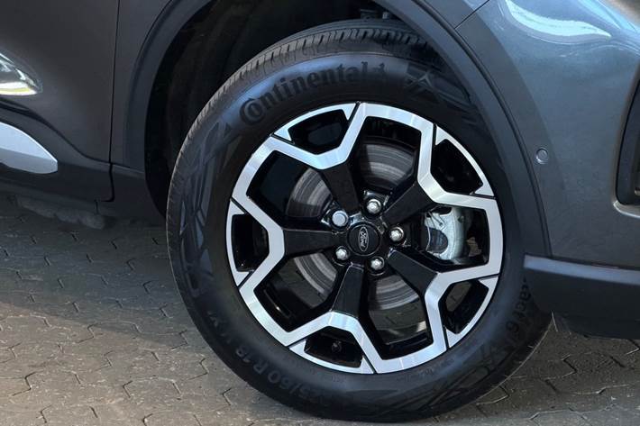 Grå Ford Kuga fra 2024