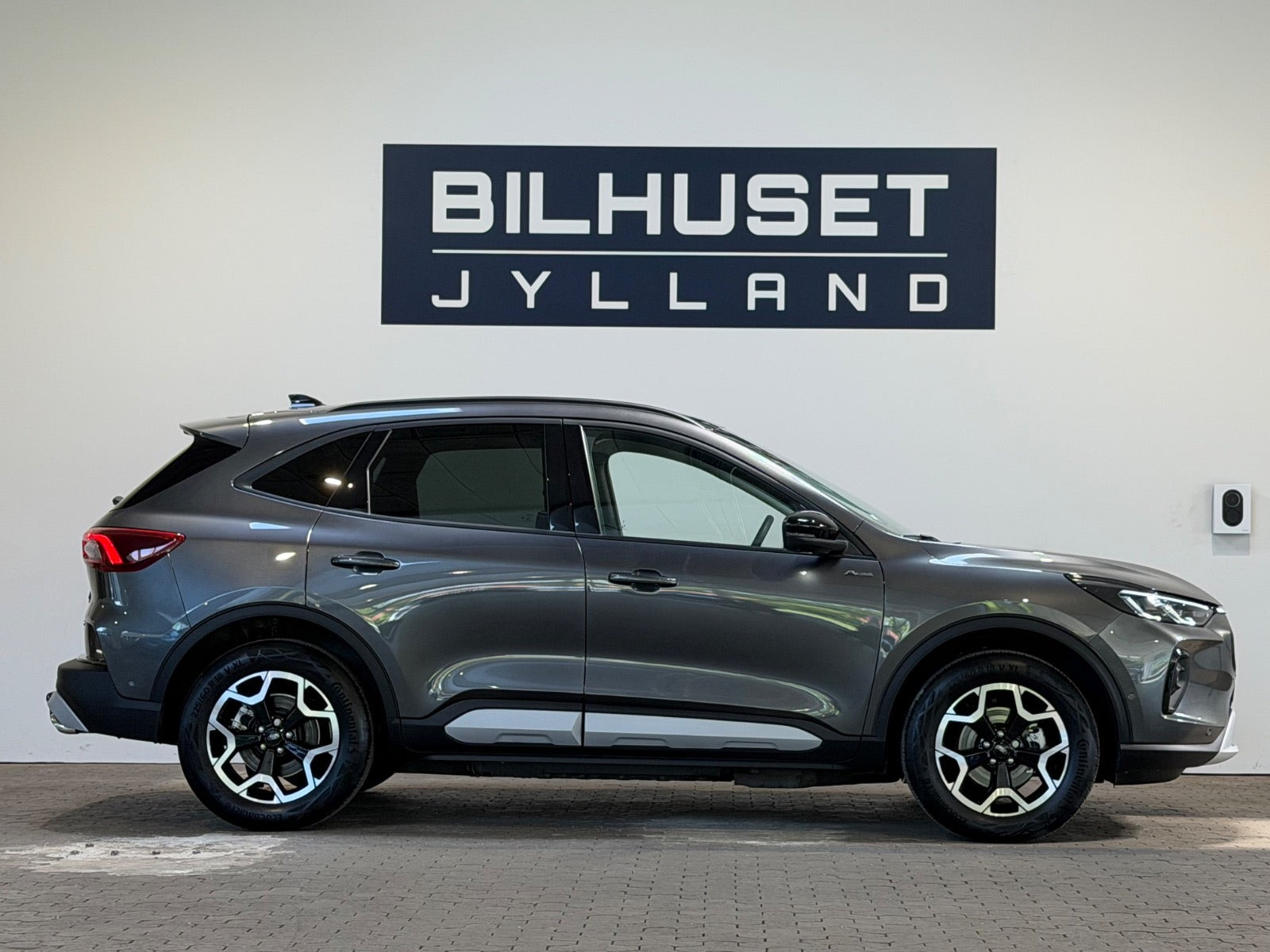 Grå Ford Kuga fra 2024