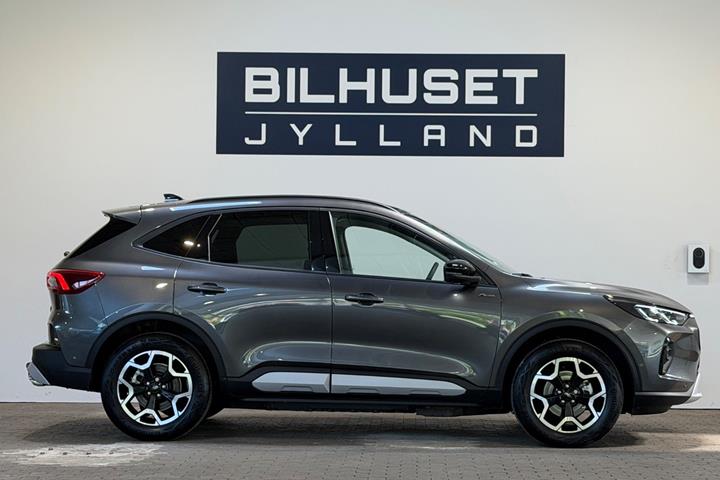 Grå Ford Kuga fra 2024