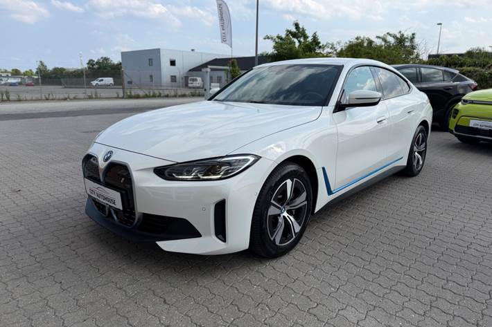 Hvid BMW i4 fra 2023