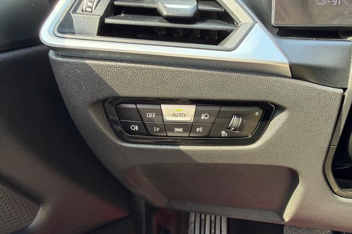 Hvid BMW i4 fra 2023