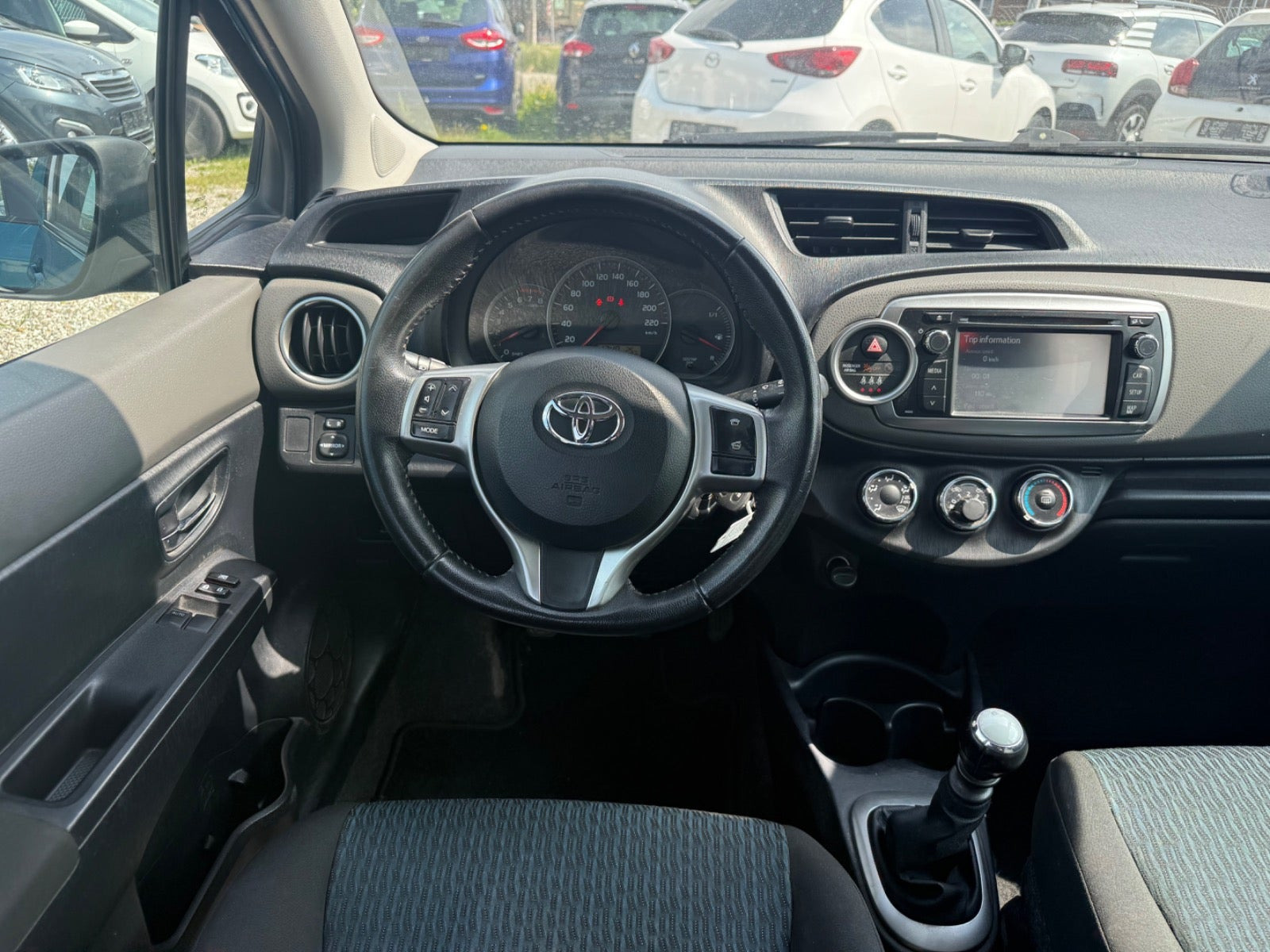 Grøn Toyota Yaris fra 2012
