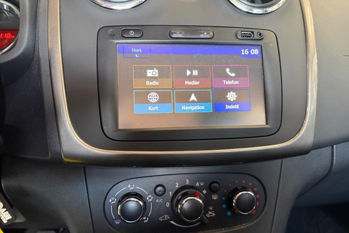 Blå Dacia Sandero Stepway fra 2017
