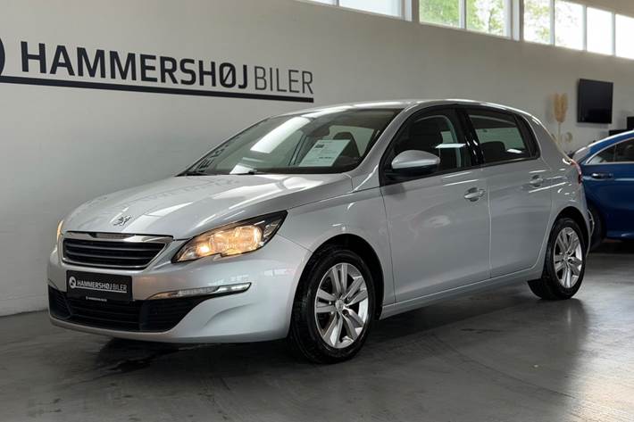 undefined Peugeot 308 fra 2015 set udefra