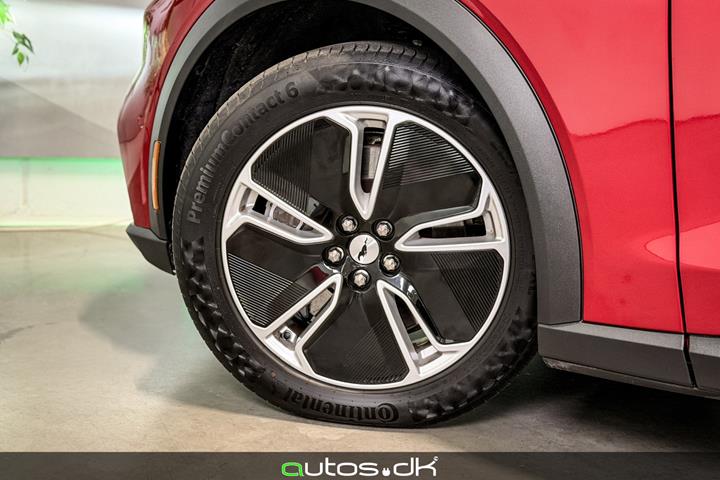 Rød Ford Mustang Mach-E fra 2024