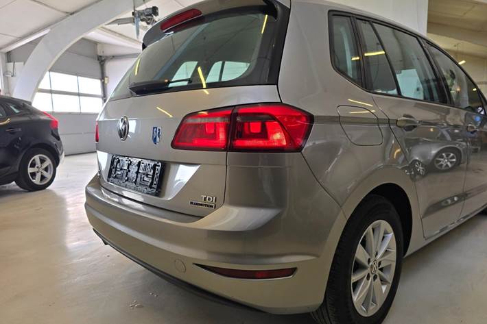 Grå VW Golf Sportsvan fra 2015