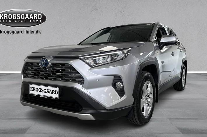 Sølv Toyota RAV4 fra 2020