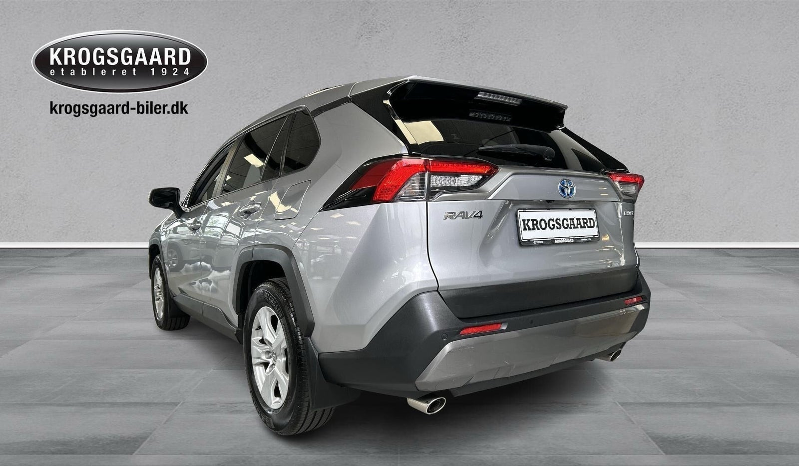 Sølv Toyota RAV4 fra 2020