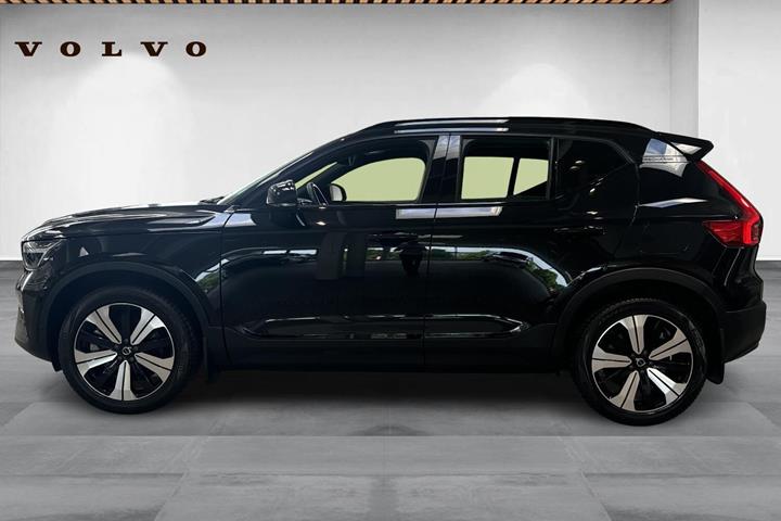 Sort Volvo XC40 fra 2023