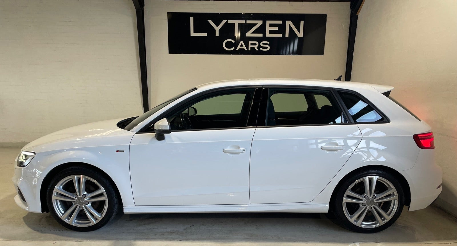 Hvid Audi A3 fra 2019