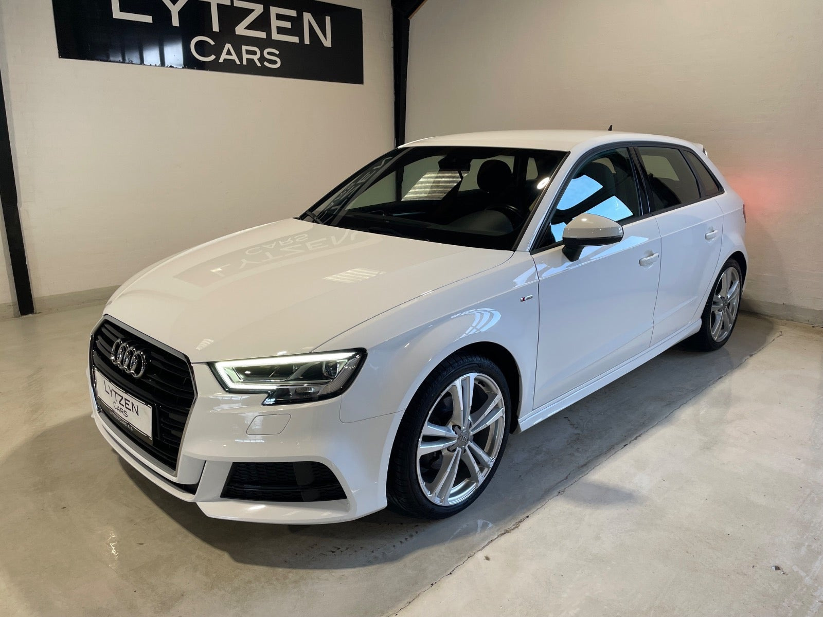 Hvid Audi A3 fra 2019