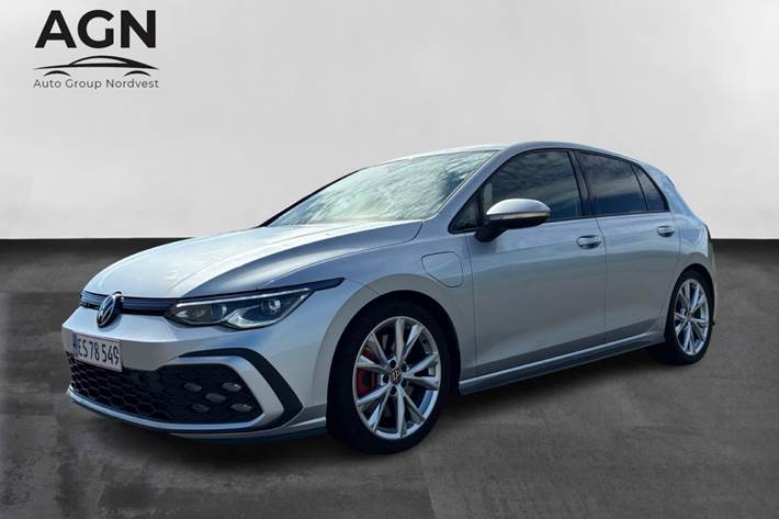 Sølv VW Golf VIII fra 2021