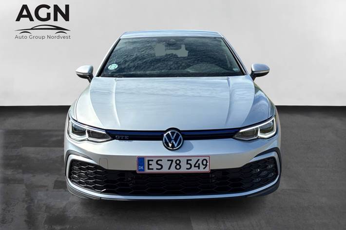 Sølv VW Golf VIII fra 2021