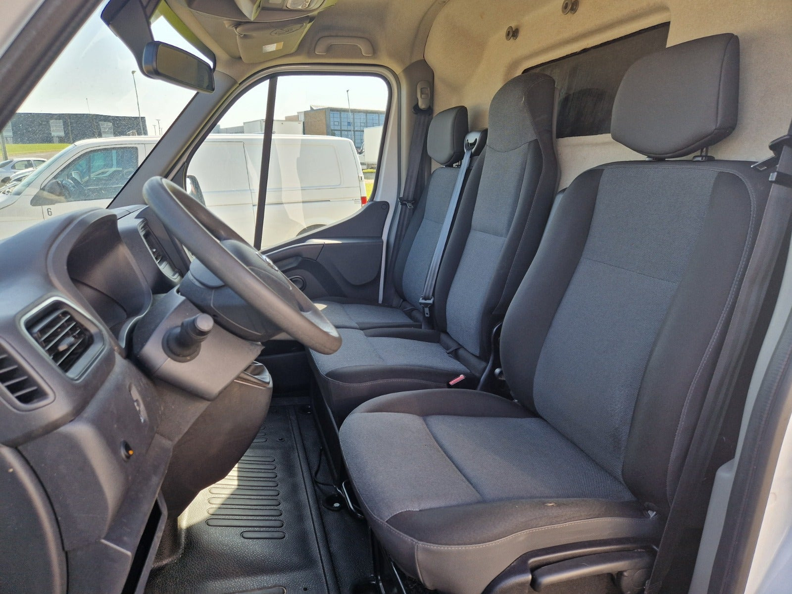 undefined Nissan NV400 fra 2021 set indefra