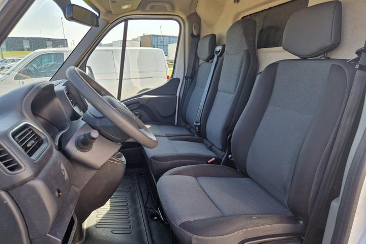 undefined Nissan NV400 fra 2021 set indefra