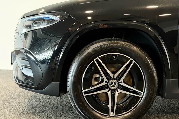 Sort Mercedes EQA250+ fra 2025