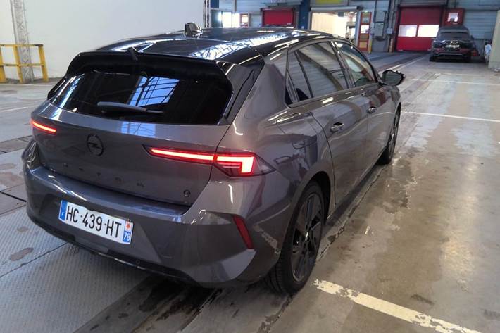Grå Opel Astra-e fra 2025