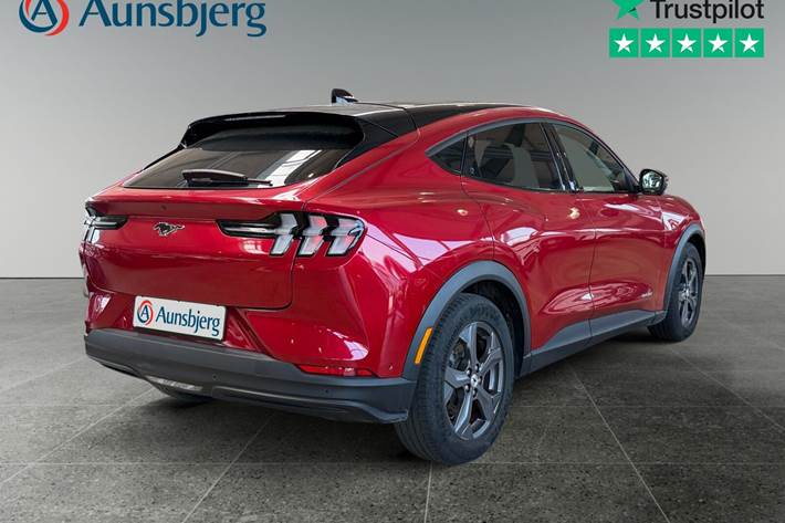 Rød Ford Mustang Mach-E fra 2021