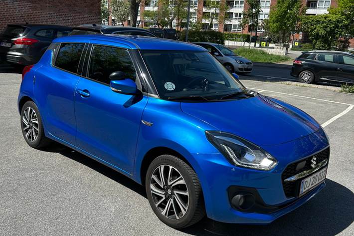 Blå Suzuki Swift fra 2022