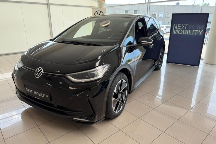 Sort VW ID.3 fra 2024 set udefra