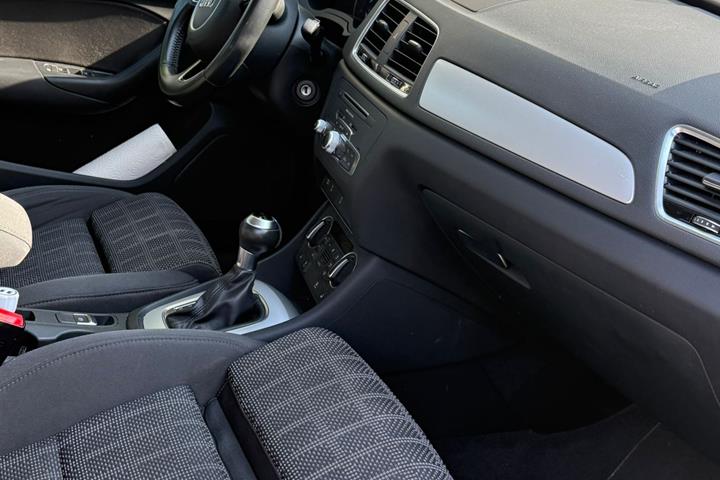 Grøn Audi Q3 fra 2018