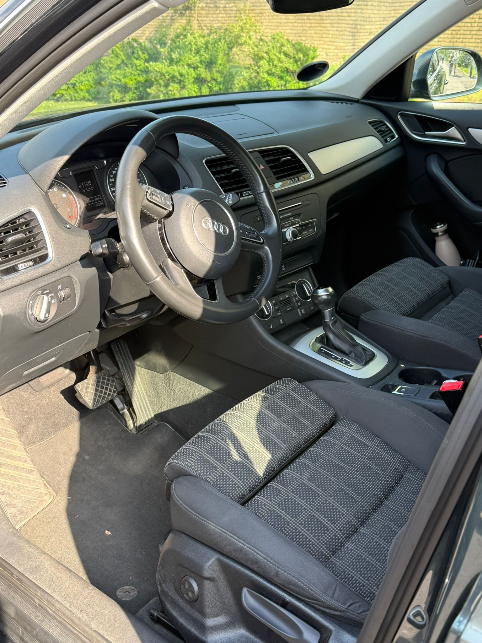 Grøn Audi Q3 fra 2018