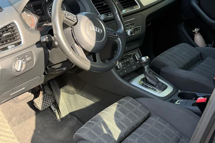 Grøn Audi Q3 fra 2018