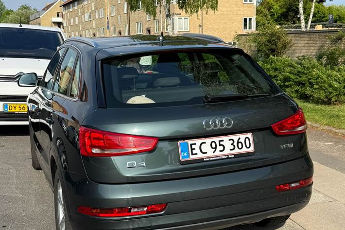 Grøn Audi Q3 fra 2018