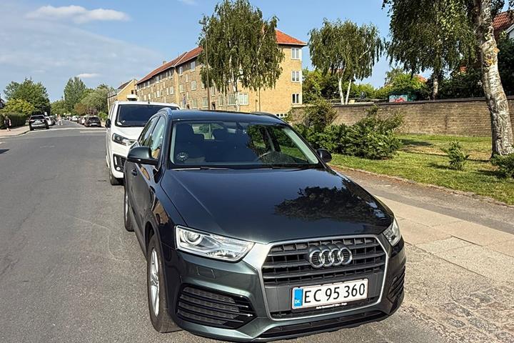 Grøn Audi Q3 fra 2018