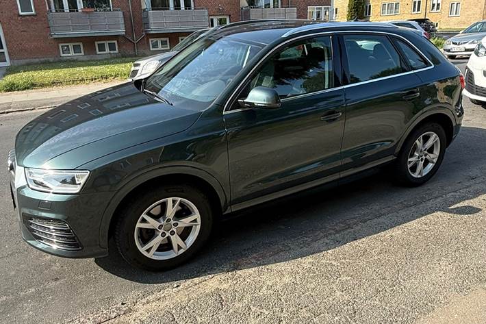 Grøn Audi Q3 fra 2018