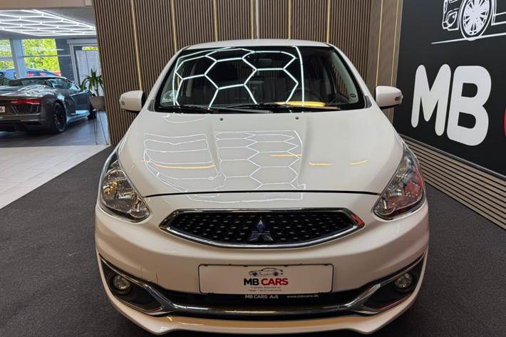 Hvid Mitsubishi Space Star fra 2020