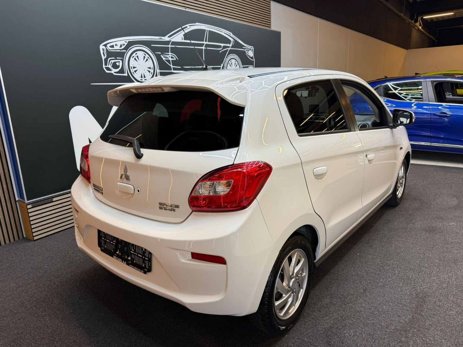 Hvid Mitsubishi Space Star fra 2020