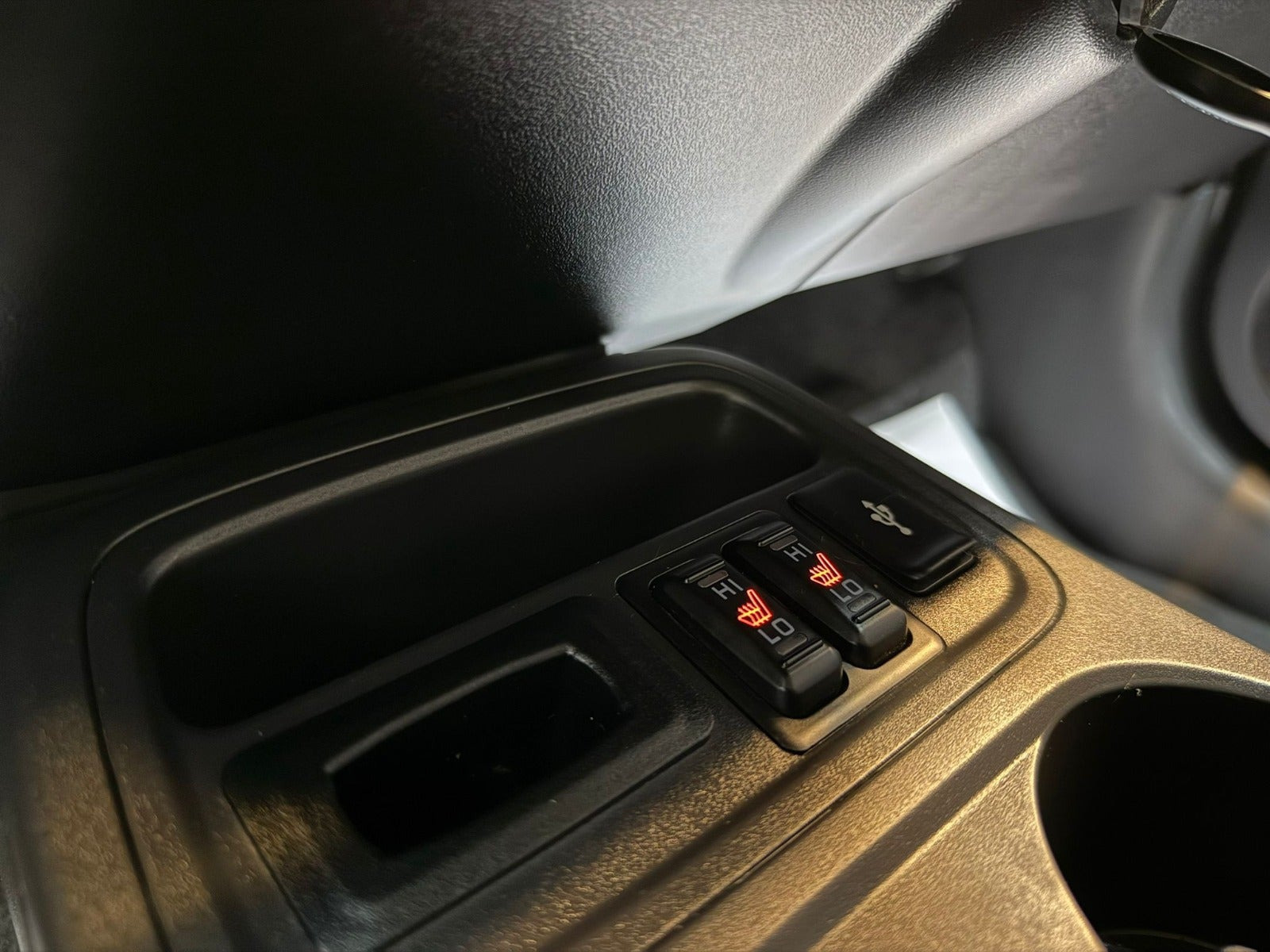 Hvid Mitsubishi Space Star fra 2020