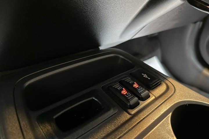 Hvid Mitsubishi Space Star fra 2020