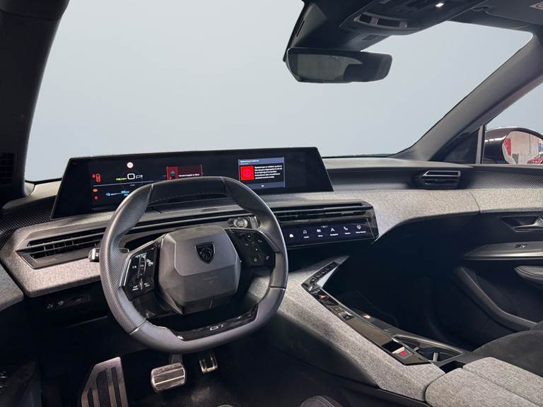 Peugeot e-3008 77 GT