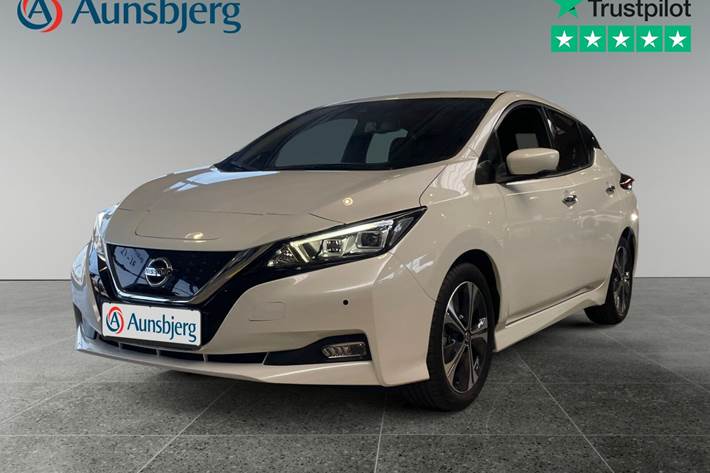 Hvid Nissan Leaf fra 2021
