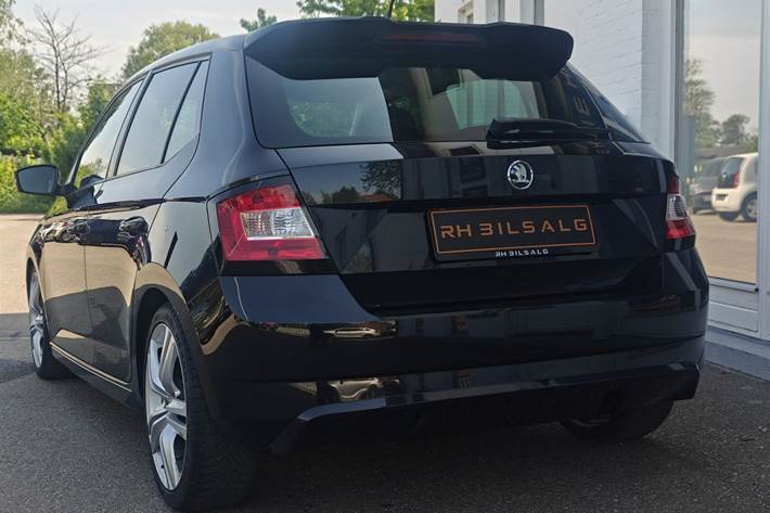 Sort Skoda Fabia fra 2017