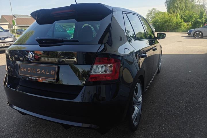 Sort Skoda Fabia fra 2017