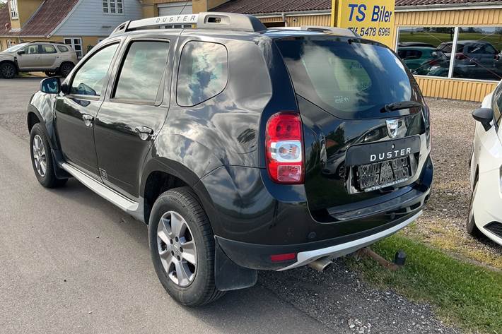 Sort Dacia Duster fra 2014