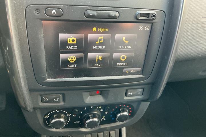 Sort Dacia Duster fra 2014