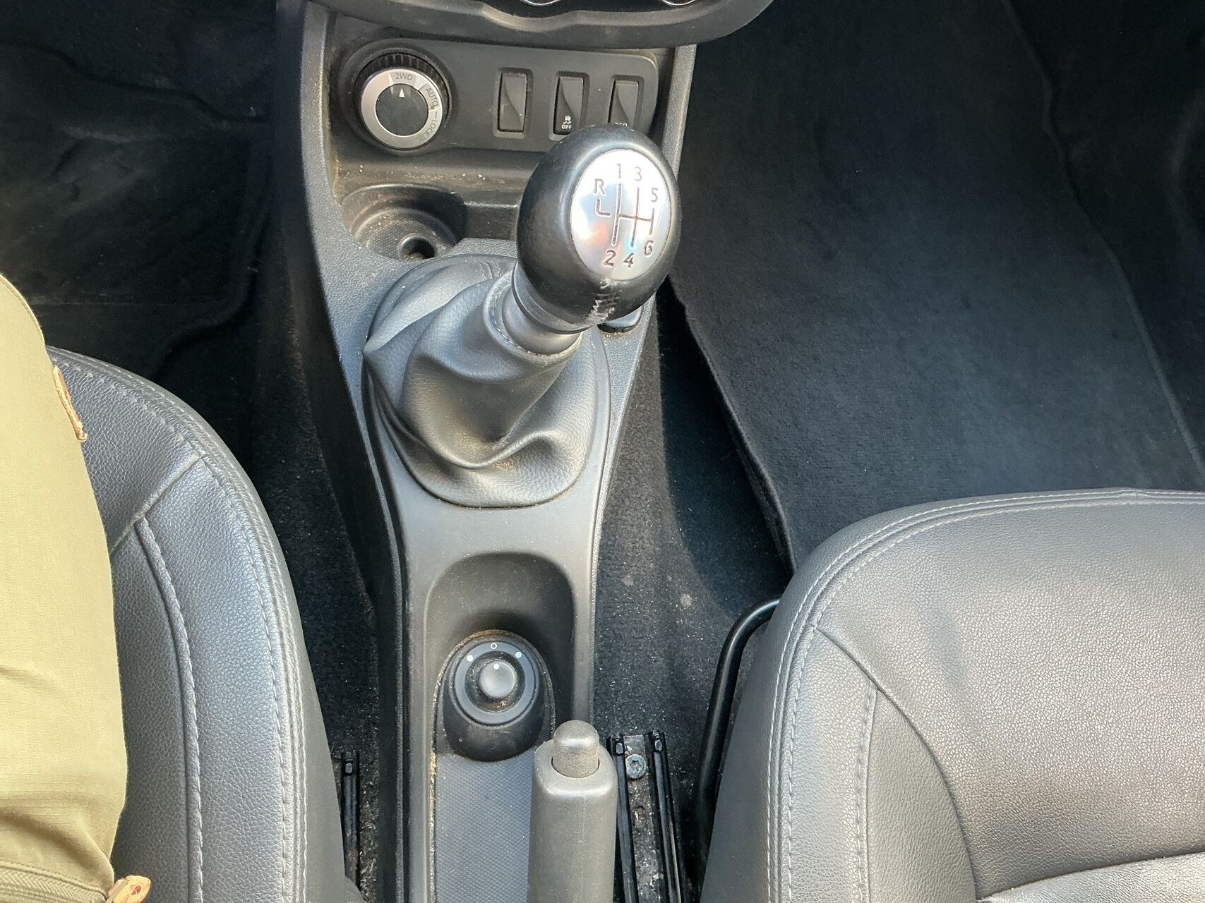 Sort Dacia Duster fra 2014