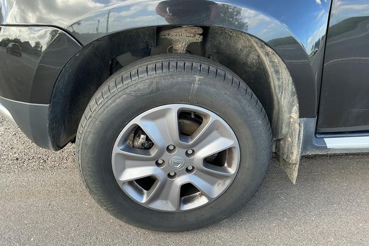 Sort Dacia Duster fra 2014