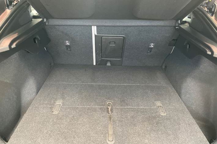 Beige Volvo C40 fra 2023