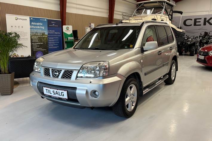 Sølv Nissan X-Trail fra 2004