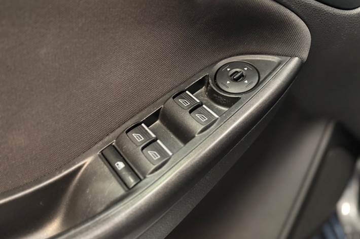 Grå Ford Focus fra 2015