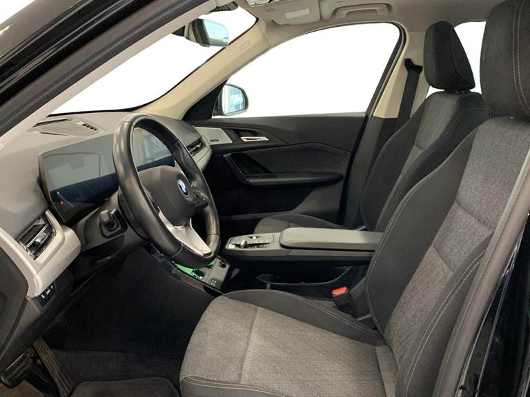 BMW iX1 eDrive20 X-Line