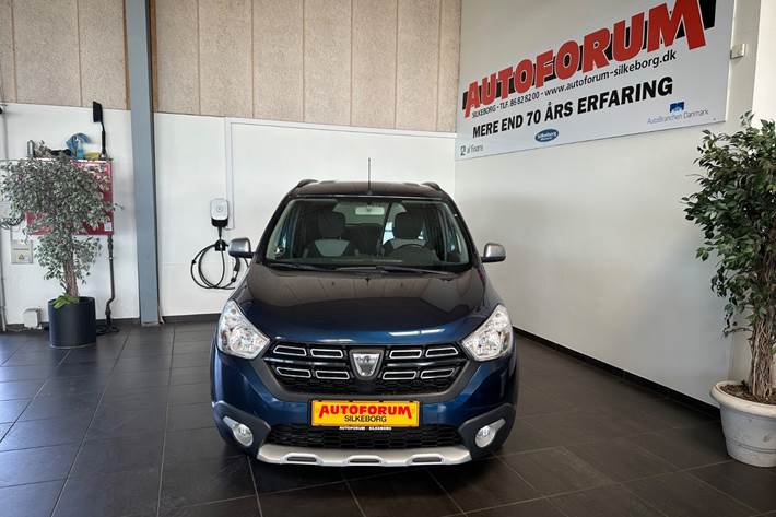 Blå Dacia Lodgy Stepway fra 2019