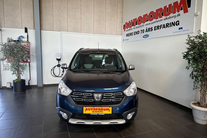 Blå Dacia Lodgy Stepway fra 2019