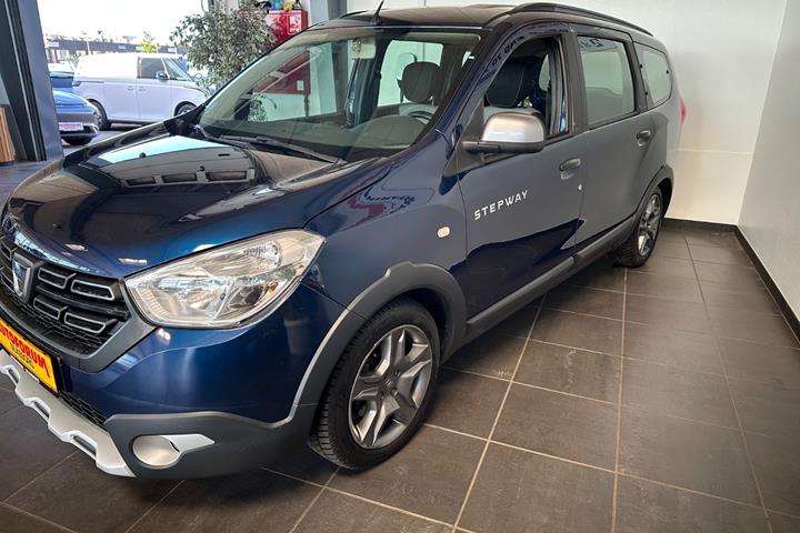 Blå Dacia Lodgy Stepway fra 2019